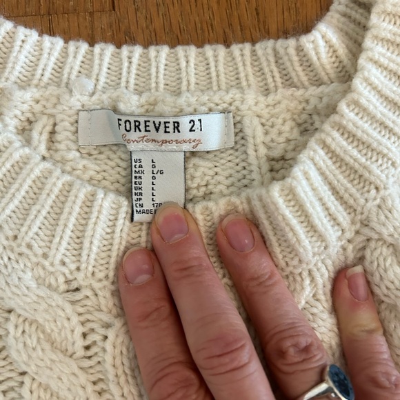 Forever 21 asymmetrical hem cable sweater large - Picture 2 of 2